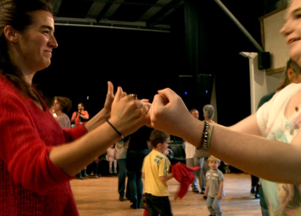 Le Bal de la danse Fisel (deuxième temps de la suite de danse qui en compte trois) © Ooh ! Collective 