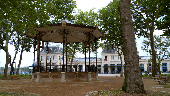 ©Ooh collective, Place de la gare à Charleville-Mézières