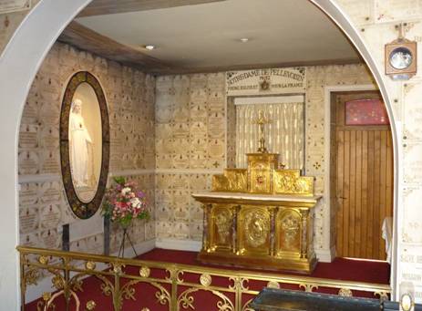 Chambre-chapelle sanctuaire marial de Pellevoisin