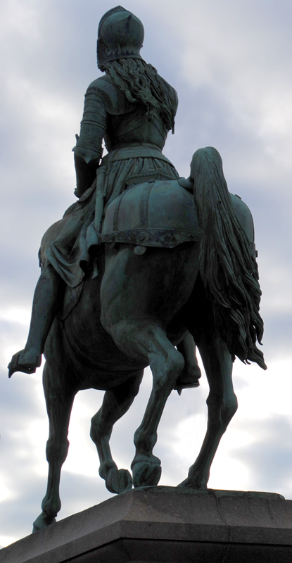 ©N.T., Statue de Jeanne d’Arc – Place du Martoi